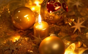 bigpreview_Golden Candles and Christmas Decorations